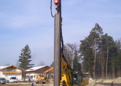 Firma Josef Kneißl Spezialtiefbau - setzen von Spundwänden